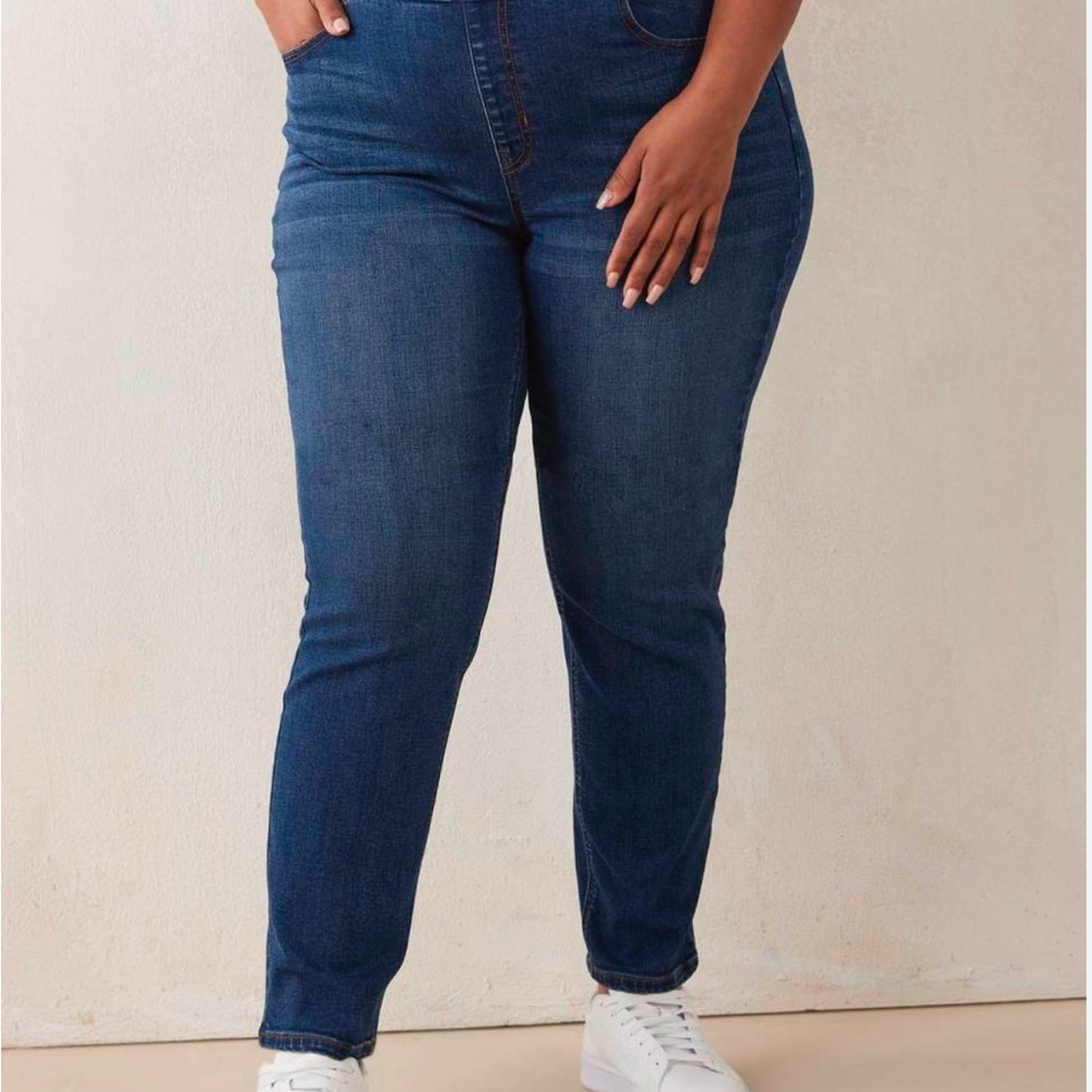 20 inch waist with stretch rise 10 inches inseam 28 size 22 petite jeans